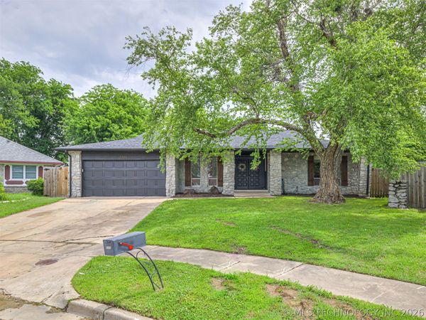 2703 S 112th East Avenue , Tulsa, OK 74129