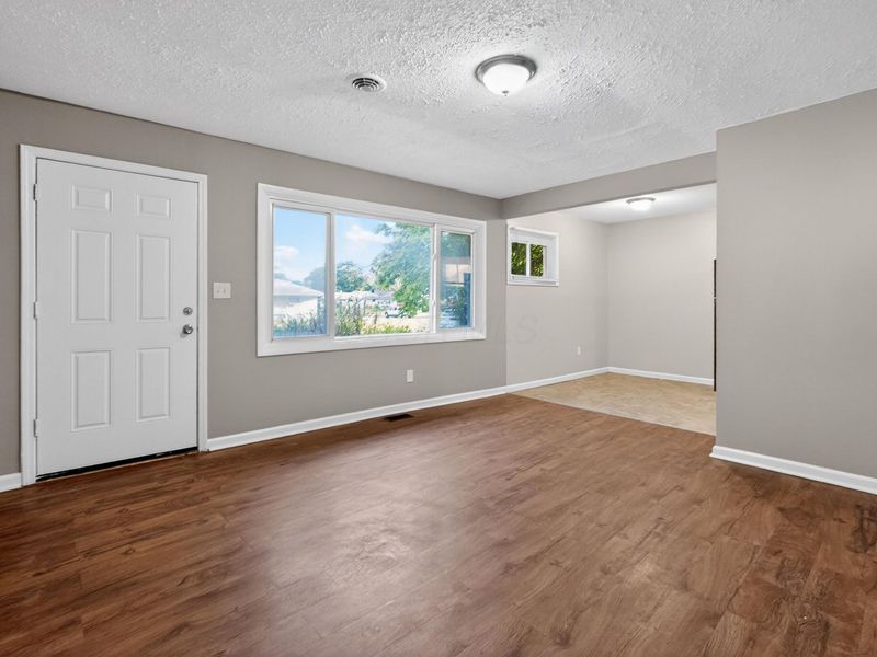 1572 Northridge Road , Columbus, OH 43224 Photo 7
