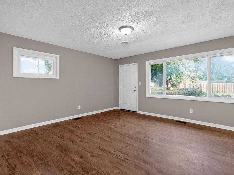 1572 Northridge Road , Columbus, OH 43224 Photo 8