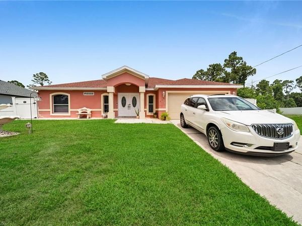 539 Summit AVE S, LEHIGH ACRES, FL 33974
