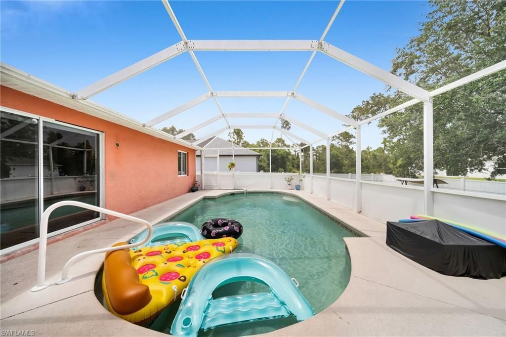 539 Summit Ave S, Lehigh Acres, FL 33974 Photo