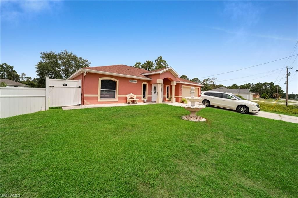 539 Summit Ave S, Lehigh Acres, FL 33974 Photo
