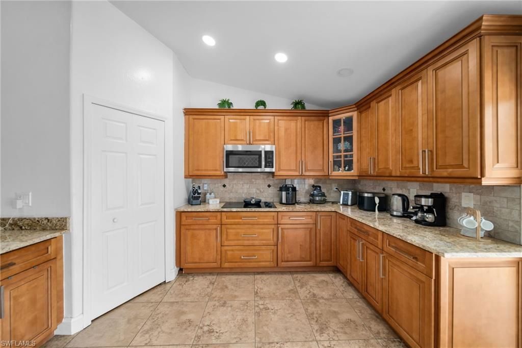 539 Summit Ave S, Lehigh Acres, FL 33974 Photo