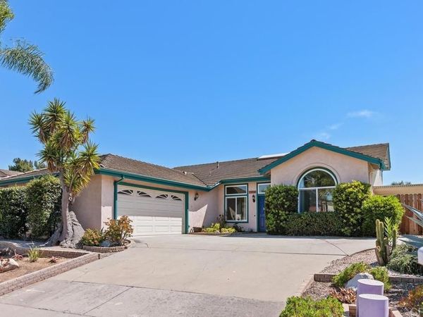 1713 W Country Club Lane , Escondido, CA 92026
