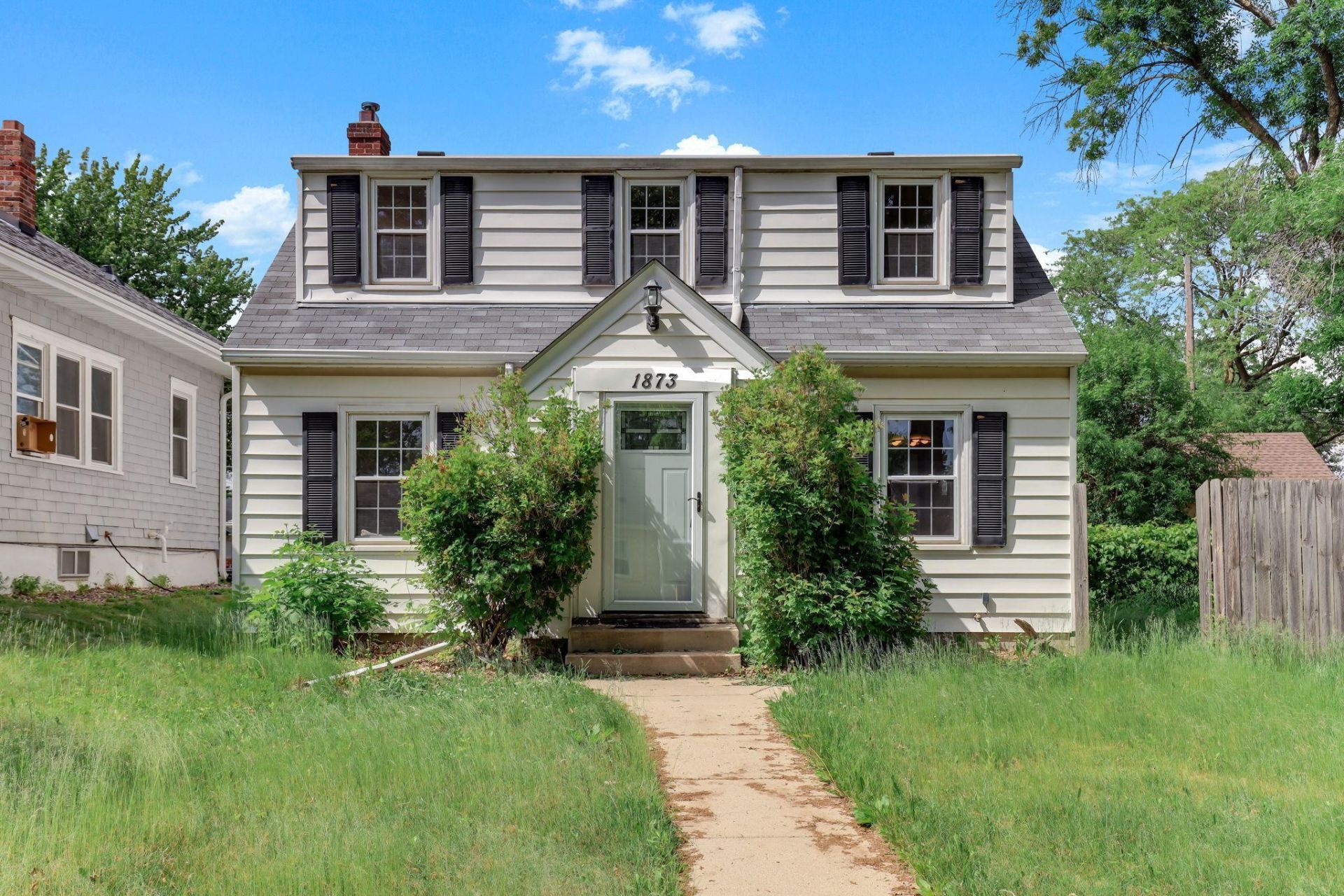1873 Hawthorne Avenue E, Saint Paul, MN 55119