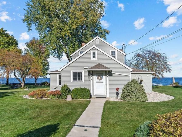 3790 PAU KO TUK LANE, Oshkosh, WI 54902