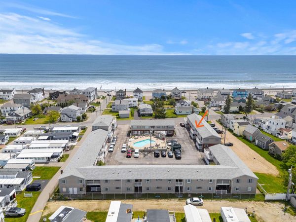 68 Kings Highway, Unit 4, Hampton, NH 03842
