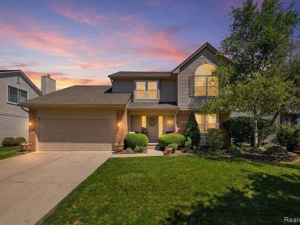 46604 Aarons Way, CANTON, MI 48188