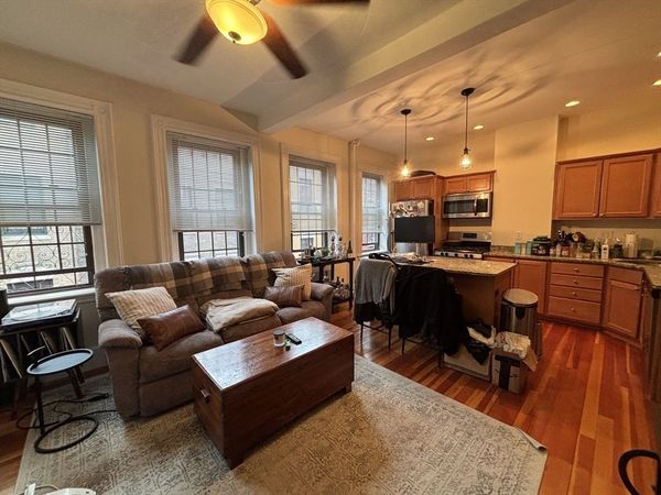 99 Myrtle St., Unit 5, Boston, MA 02114