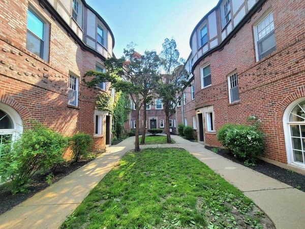 918 Green Bay Road , Unit 2L, Winnetka, IL 60093