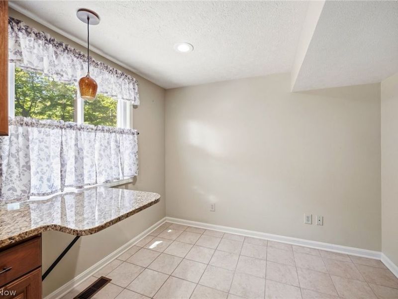 9481 Yorkview Drive , North Royalton, OH 44133 Photo 11