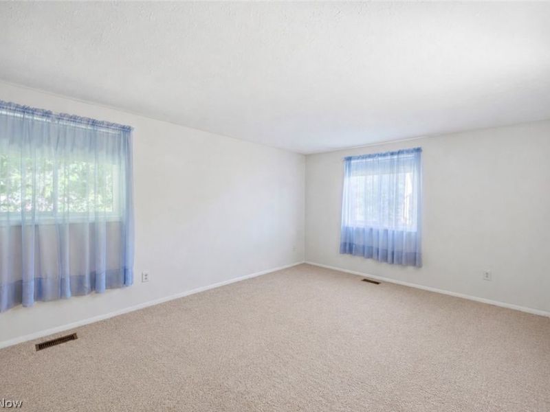 9481 Yorkview Drive , North Royalton, OH 44133 Photo 17