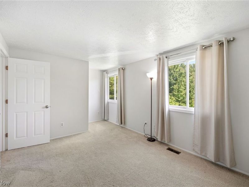 9481 Yorkview Drive , North Royalton, OH 44133 Photo 22
