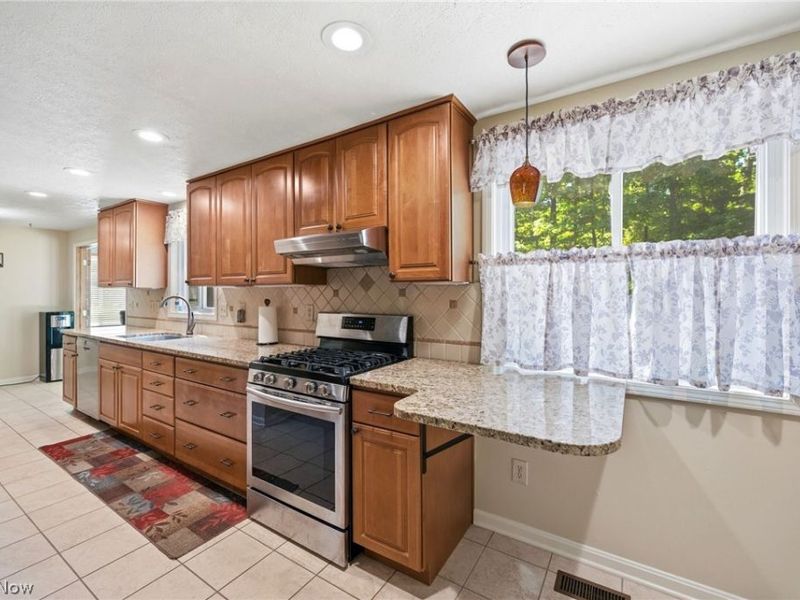 9481 Yorkview Drive , North Royalton, OH 44133 Photo 9