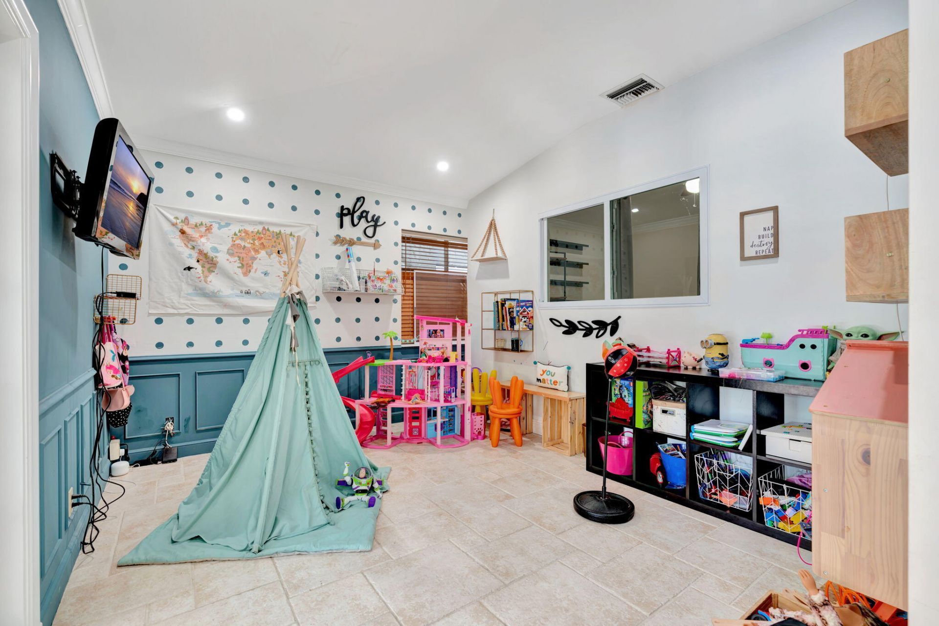 2436 Holly Lane Ne, Palm Beach Gardens, FL 33410 Photo