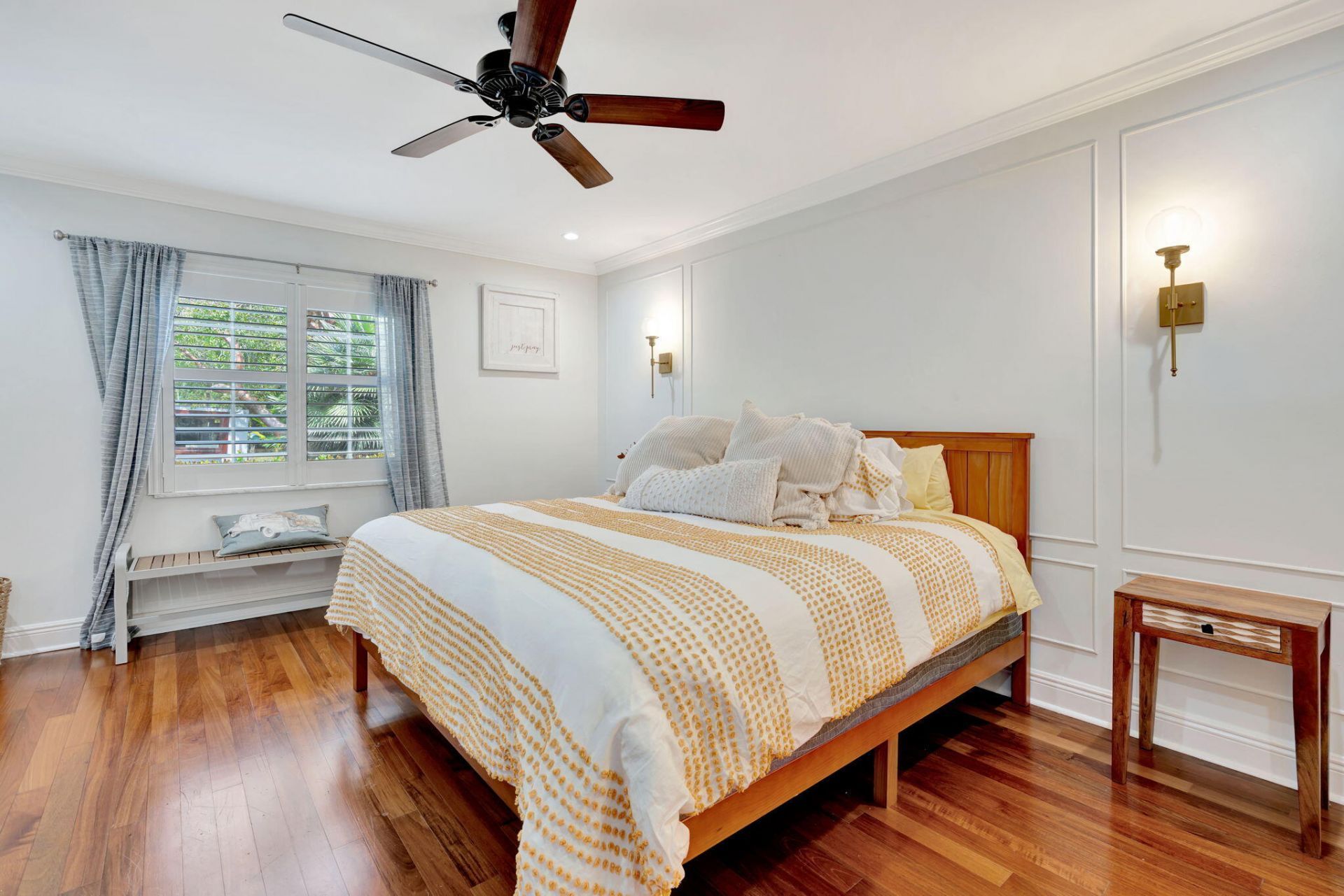2436 Holly Lane Ne, Palm Beach Gardens, FL 33410 Photo