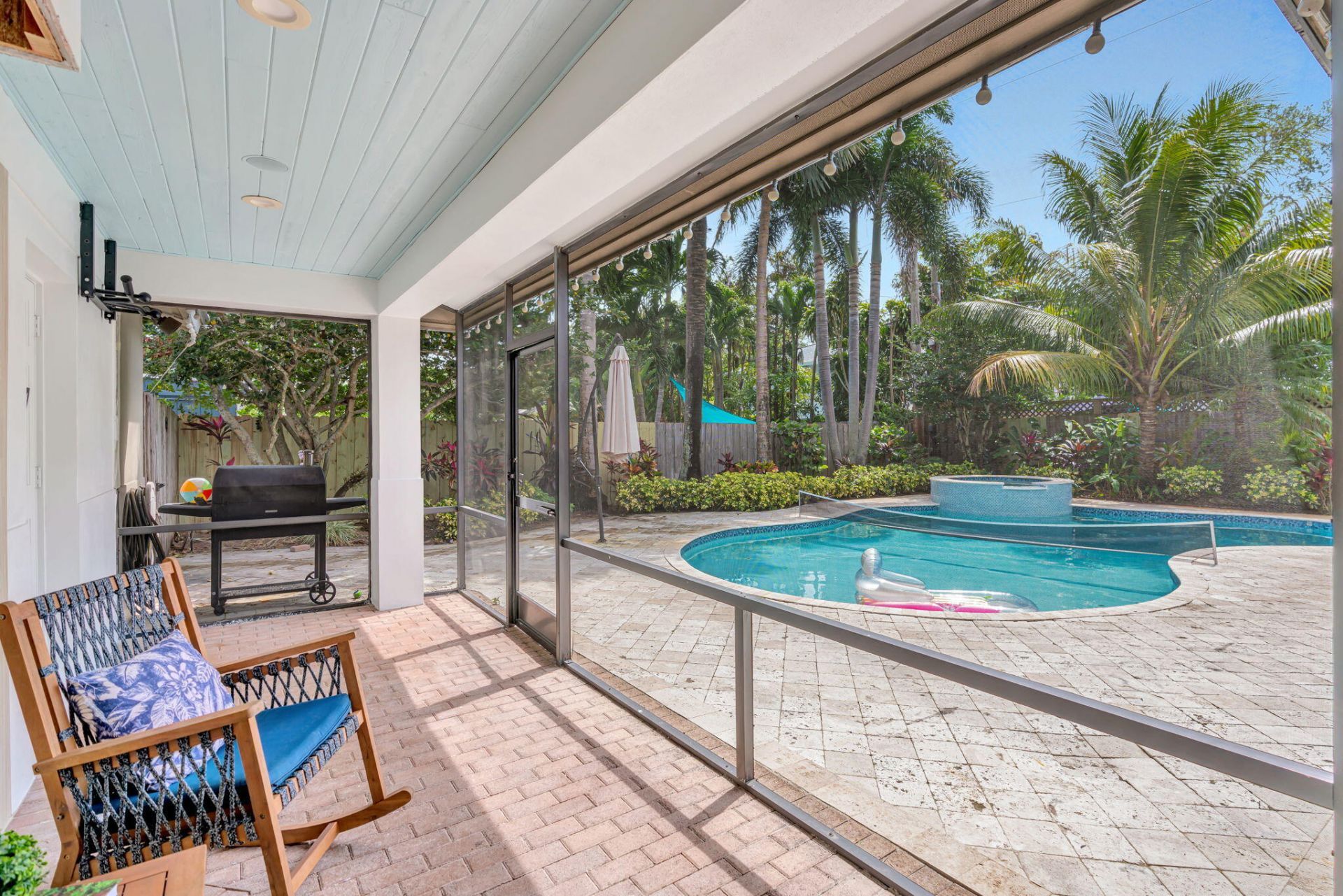 2436 Holly Lane Ne, Palm Beach Gardens, FL 33410 Photo