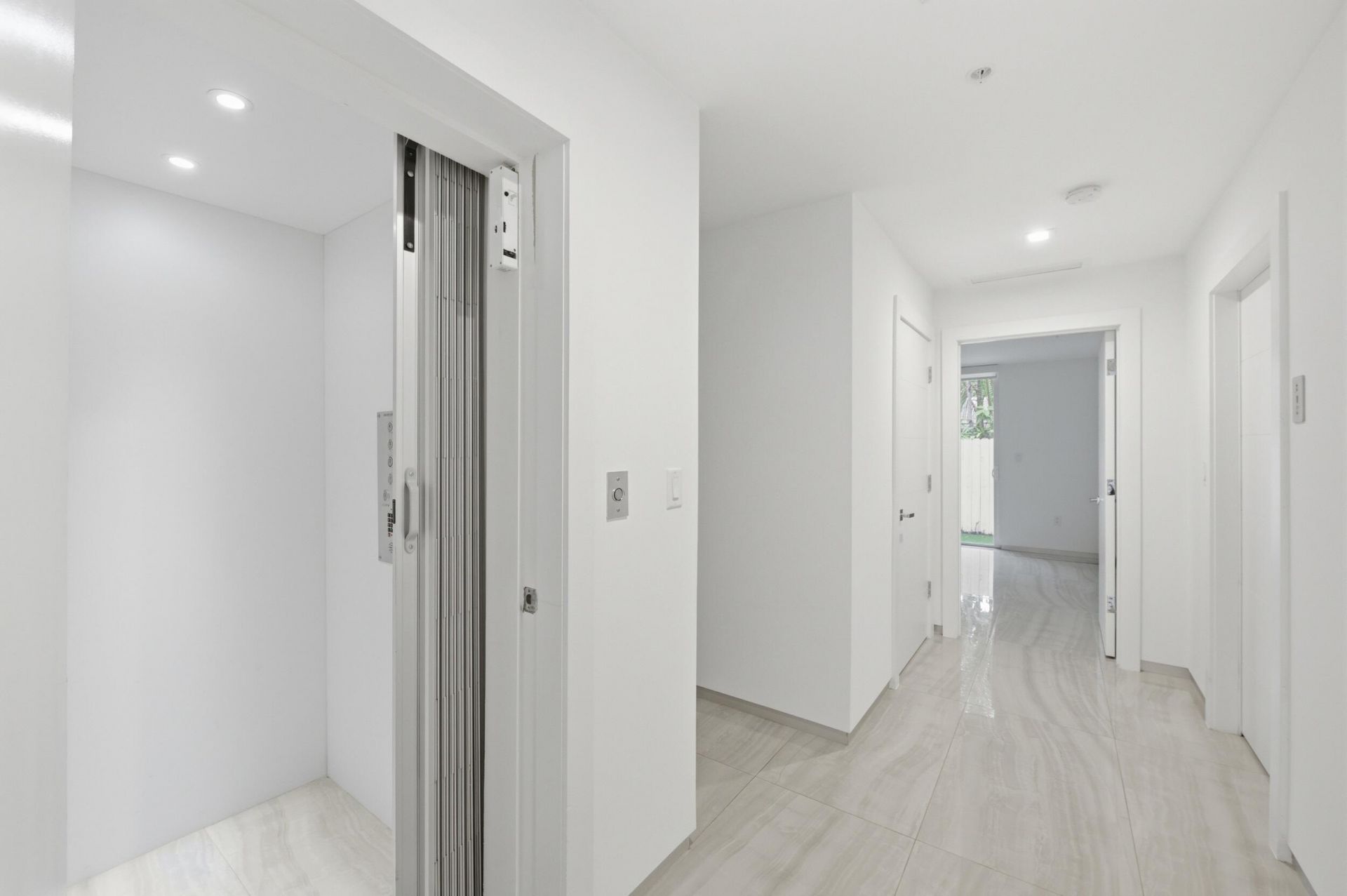 714 NE 14th Avenue, Unit 102, Fort Lauderdale, FL 33304 Photo