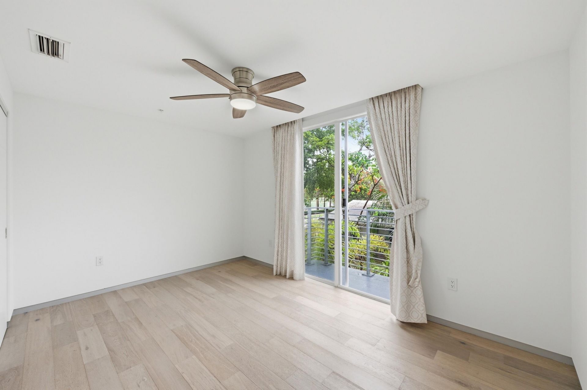 714 NE 14th Avenue, Unit 102, Fort Lauderdale, FL 33304 Photo