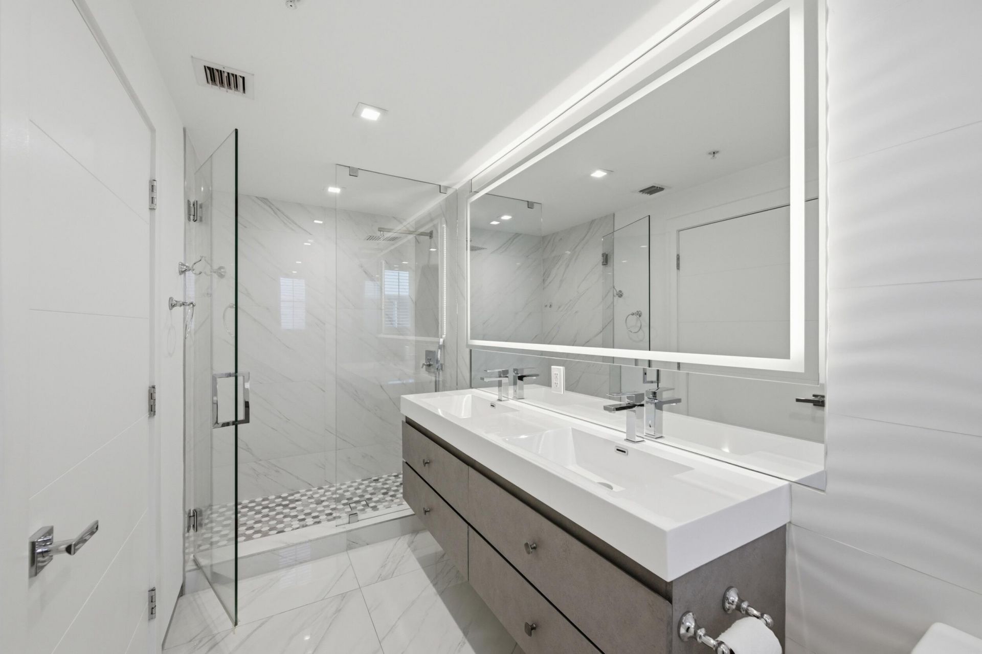 714 NE 14th Avenue, Unit 102, Fort Lauderdale, FL 33304 Photo