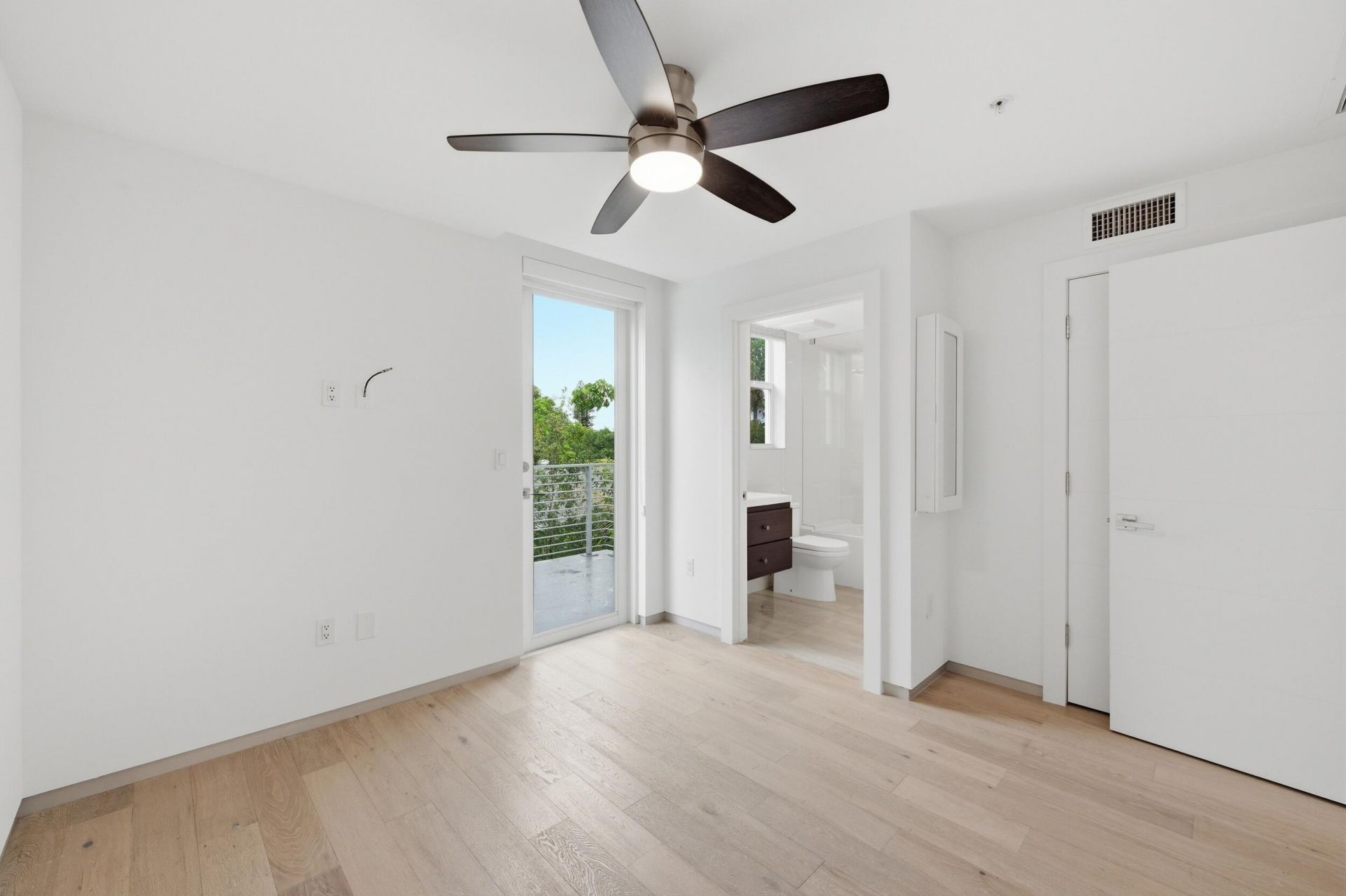 714 NE 14th Avenue, Unit 102, Fort Lauderdale, FL 33304 Photo