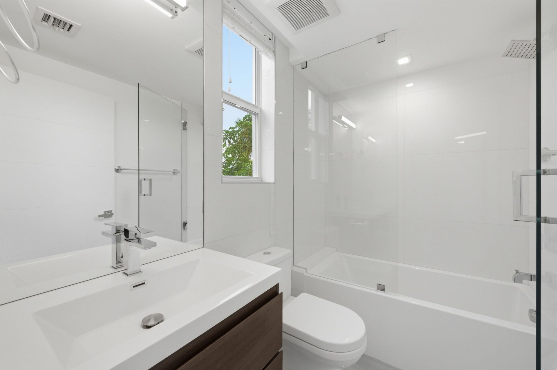 714 NE 14th Avenue, Unit 102, Fort Lauderdale, FL 33304 Photo