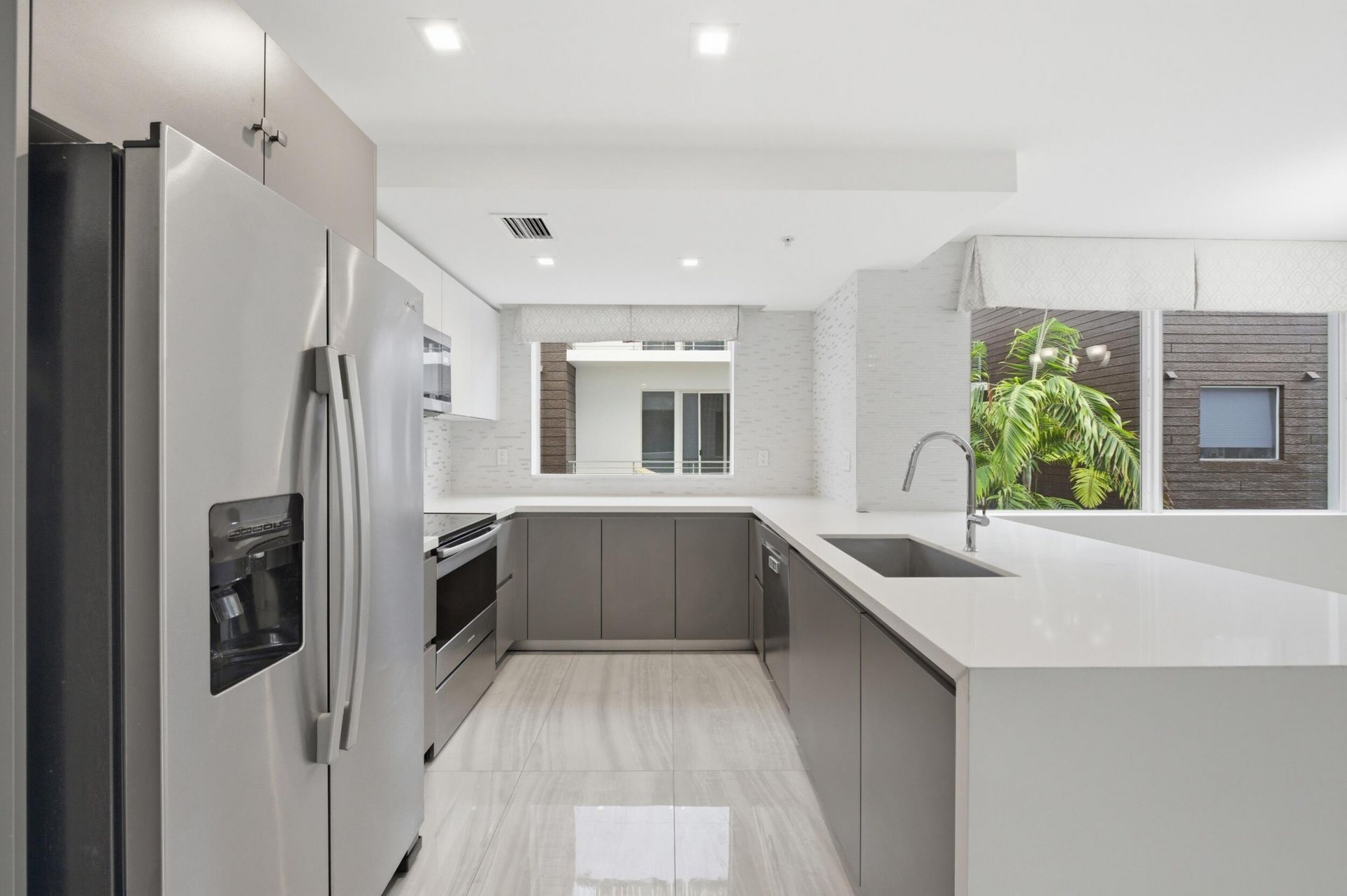714 NE 14th Avenue, Unit 102, Fort Lauderdale, FL 33304 Photo