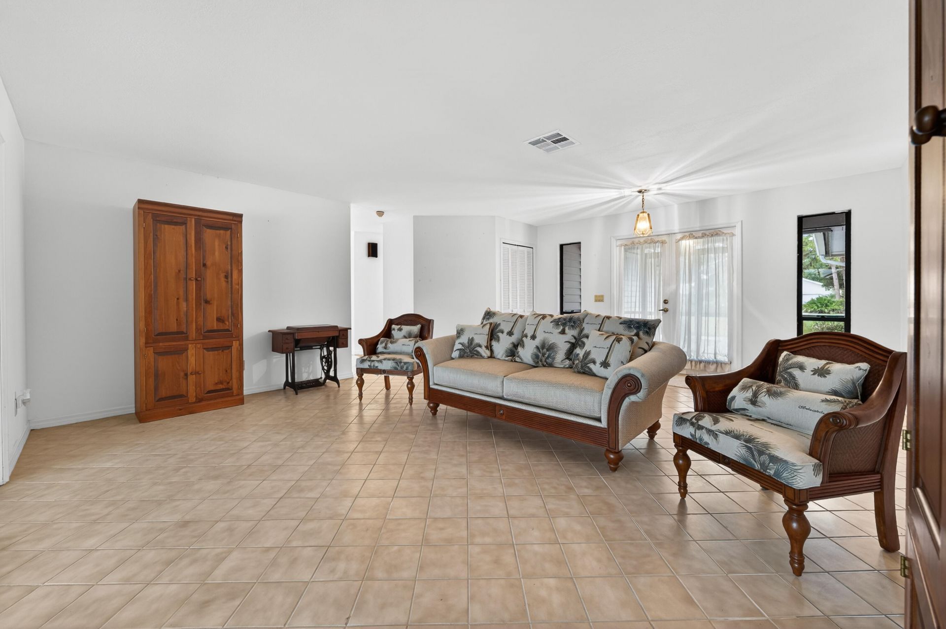 441 NE Town Terrace, Jensen Beach, FL 34957 Photo