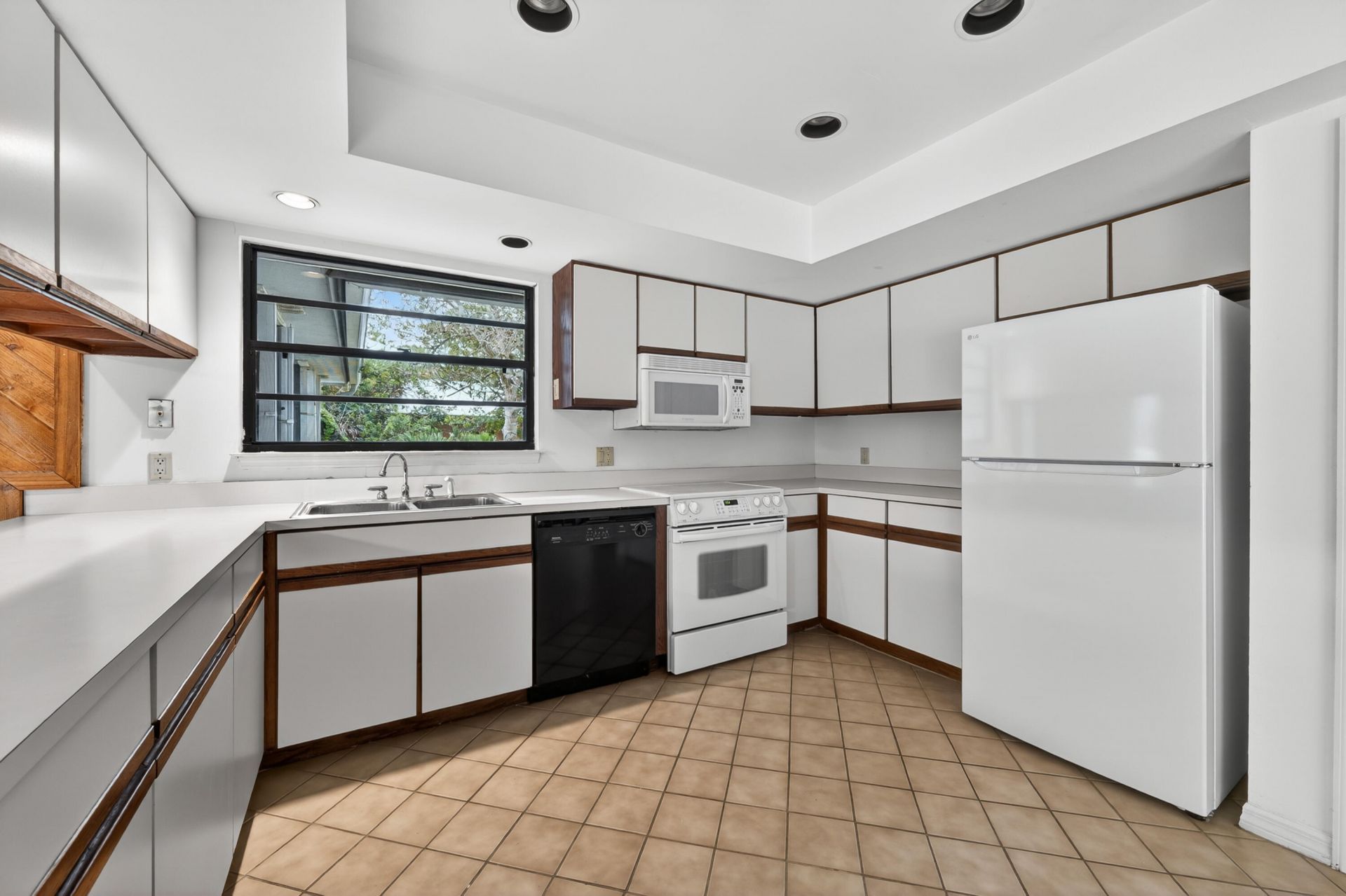 441 NE Town Terrace, Jensen Beach, FL 34957 Photo