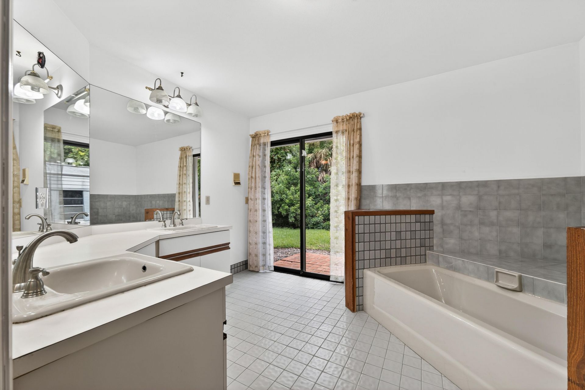 441 NE Town Terrace, Jensen Beach, FL 34957 Photo