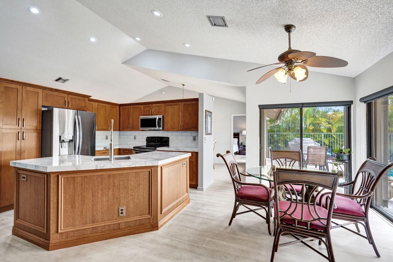 6063 Sunberry Circle, Boynton Beach, FL 33437 Photo