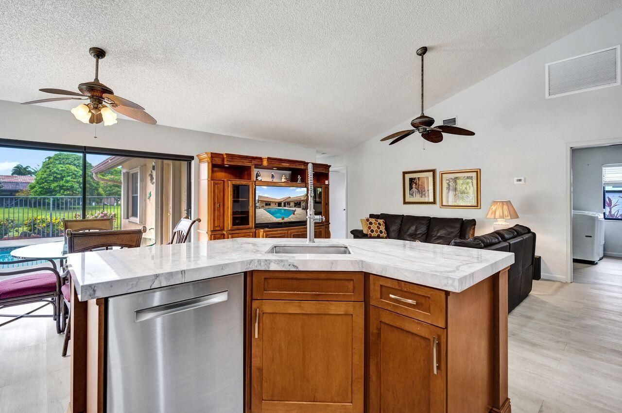 6063 Sunberry Circle, Boynton Beach, FL 33437 Photo