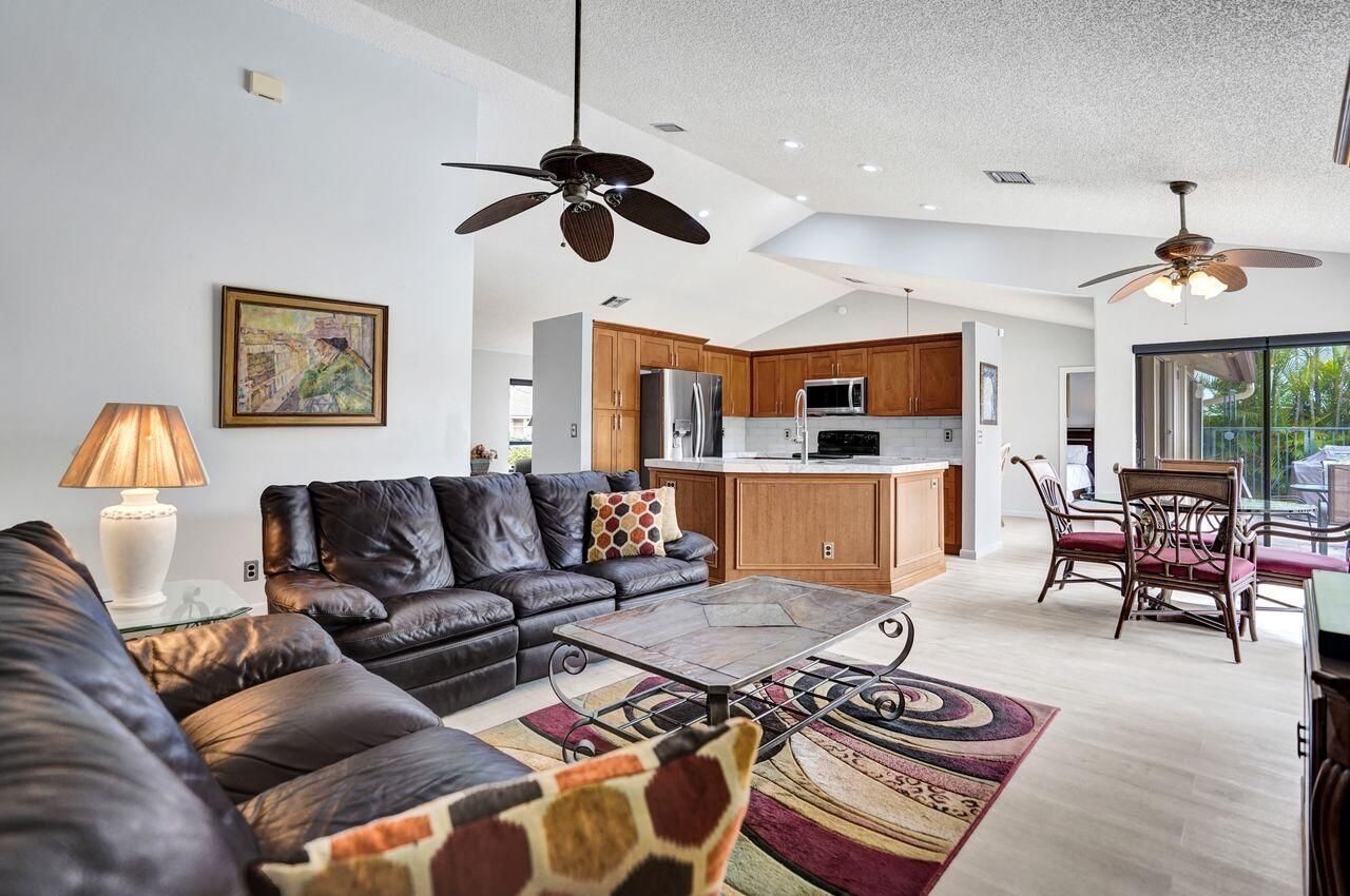 6063 Sunberry Circle, Boynton Beach, FL 33437 Photo
