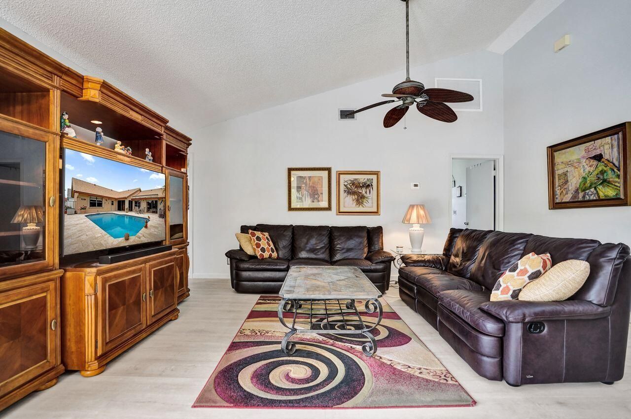 6063 Sunberry Circle, Boynton Beach, FL 33437 Photo
