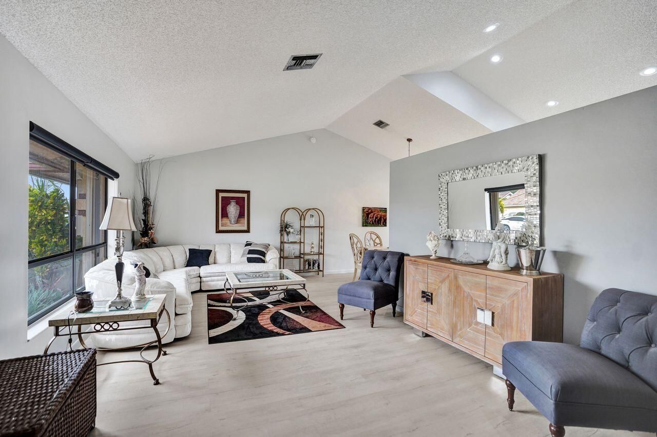 6063 Sunberry Circle, Boynton Beach, FL 33437 Photo