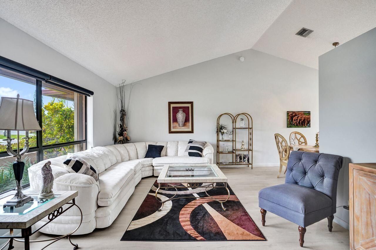 6063 Sunberry Circle, Boynton Beach, FL 33437 Photo