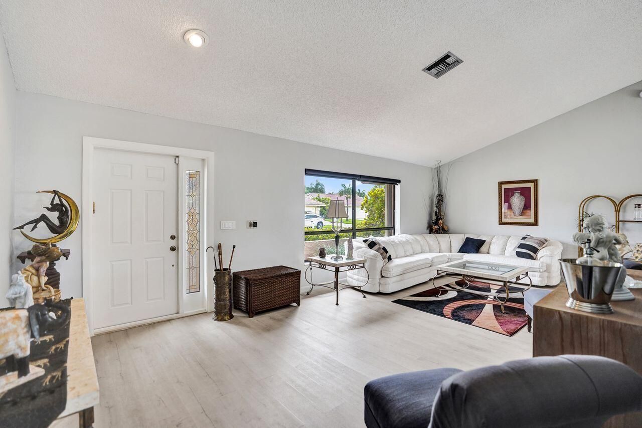 6063 Sunberry Circle, Boynton Beach, FL 33437 Photo