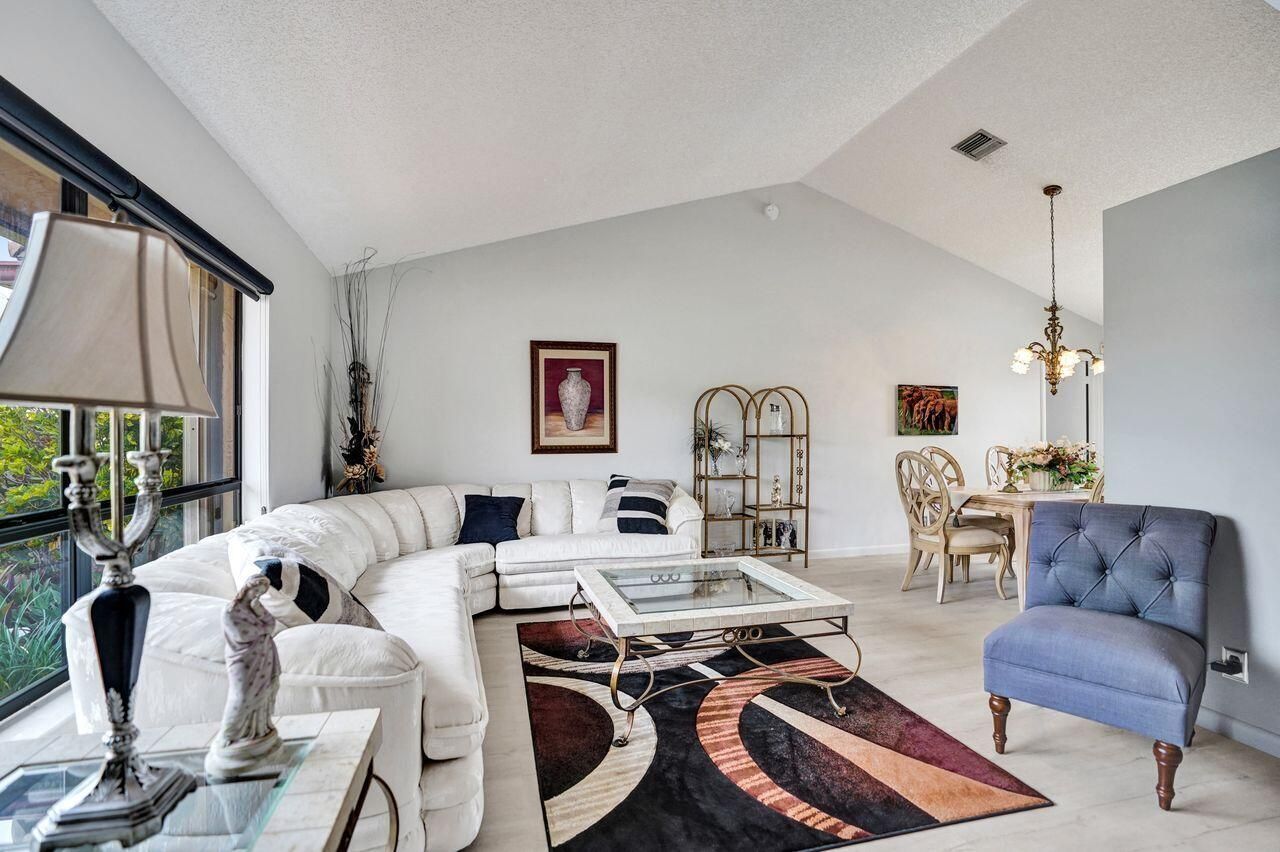 6063 Sunberry Circle, Boynton Beach, FL 33437 Photo