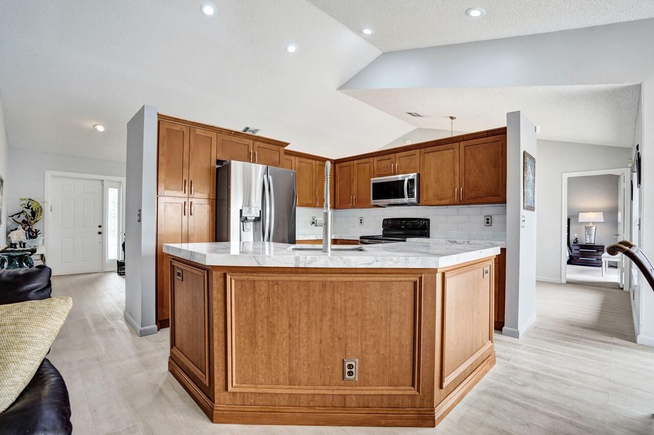 6063 Sunberry Circle, Boynton Beach, FL 33437 Photo
