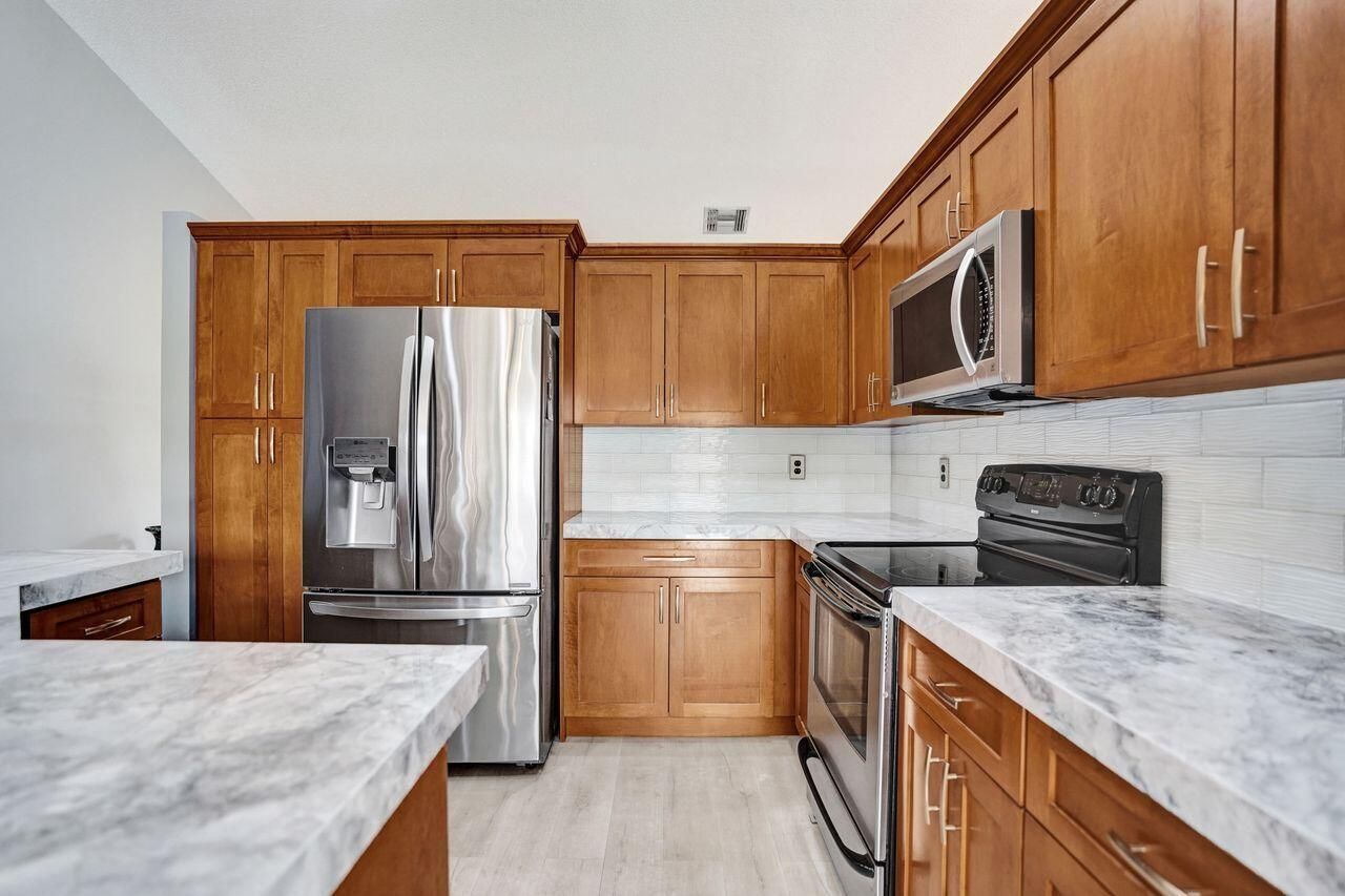 6063 Sunberry Circle, Boynton Beach, FL 33437 Photo