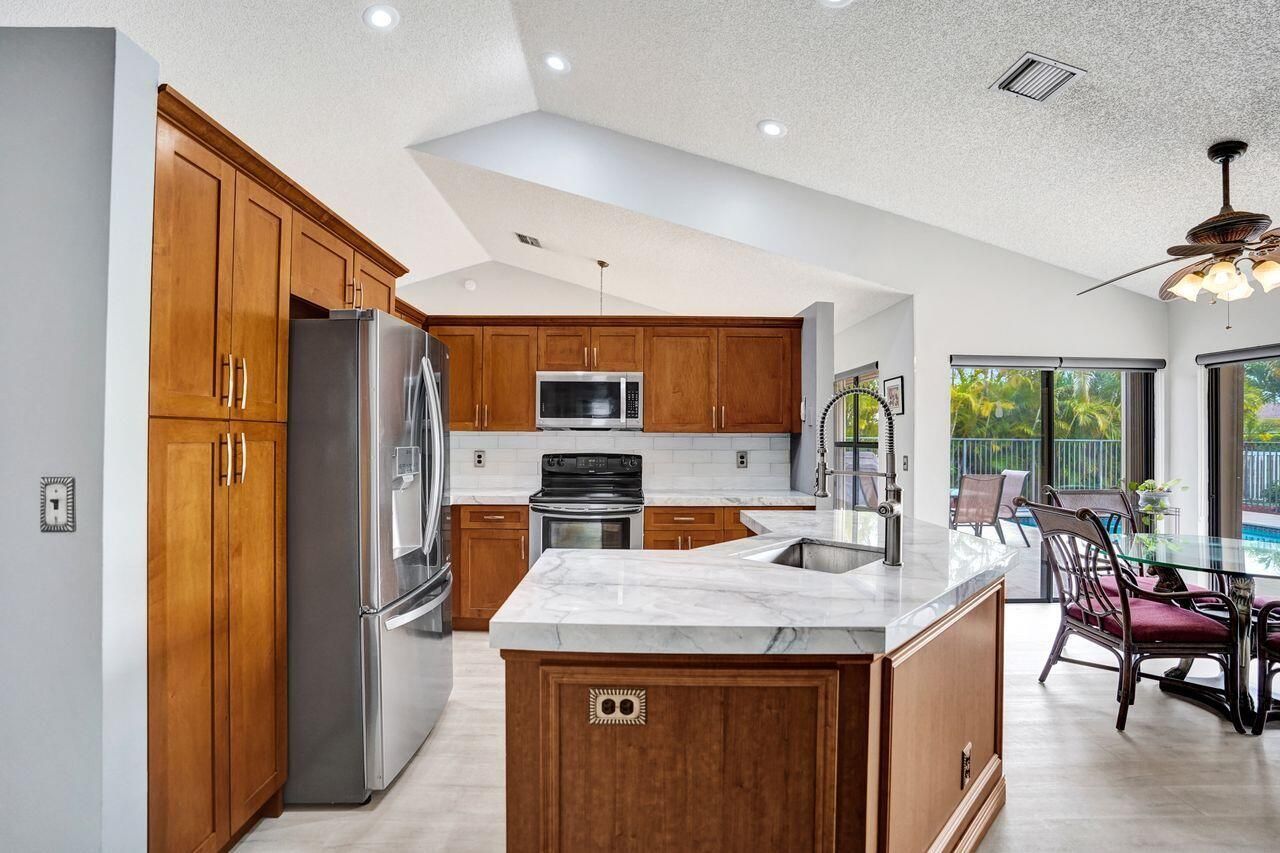 6063 Sunberry Circle, Boynton Beach, FL 33437 Photo