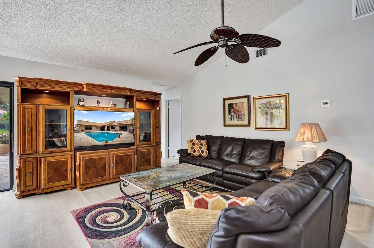 6063 Sunberry Circle, Boynton Beach, FL 33437 Photo