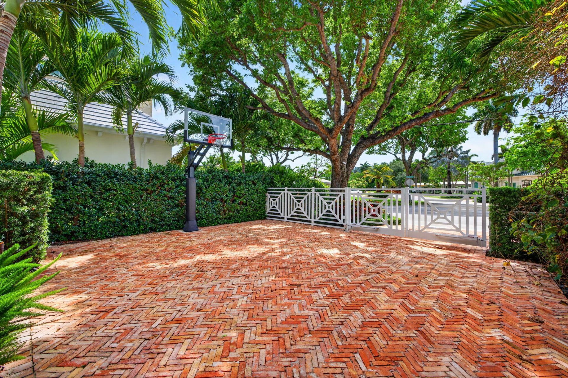 1900 Intracoastal Drive, Fort Lauderdale, FL 33305 Photo