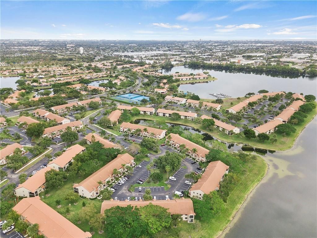 912 Congressional Way, Deerfield Beach, FL 33442 Photo