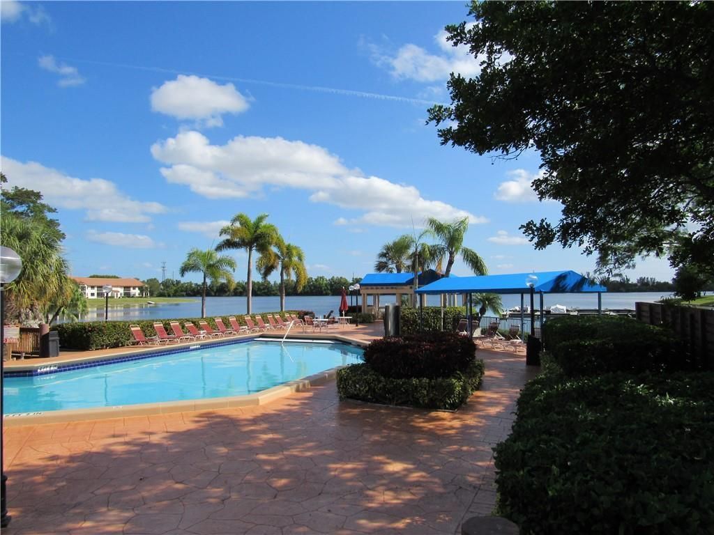 912 Congressional Way, Deerfield Beach, FL 33442 Photo