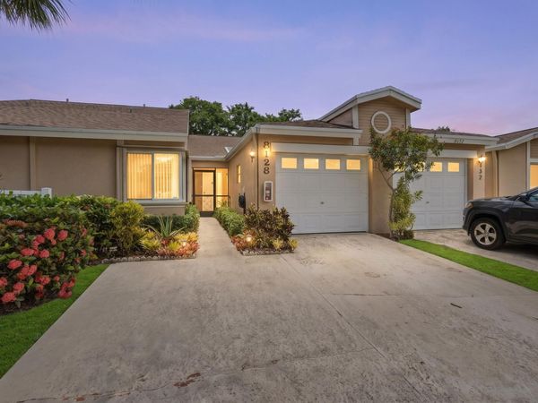 8128 Summerbreeze Lane, Boca Raton, FL 33496