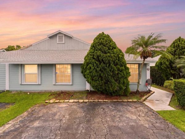 970 SW 111th Way, Davie, FL 33324