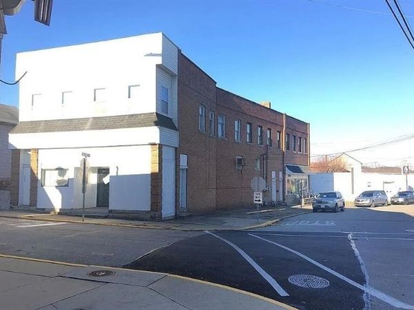 300 Longfellow St , Vandergrift, PA 15690