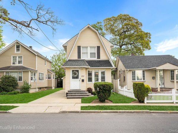 123 East Avenue , Valley Stream, NY 11580