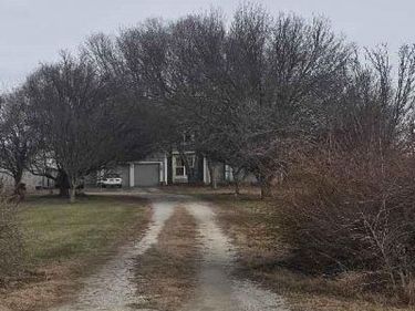 28385 Woodland Road, Paola, KS 66071
